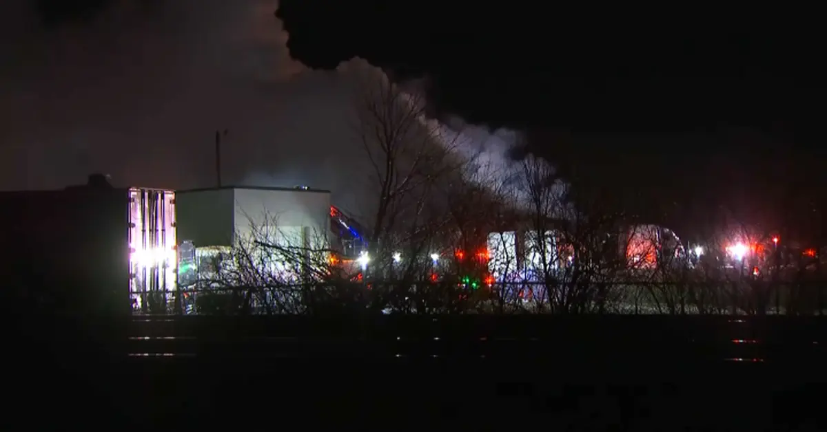 Major Fire Outbreak At DuPage County Commercial Building, Authorities Investigate